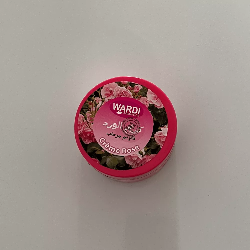 Crème hydratante à la rose au Maroc - Derb 3omar Boutique
