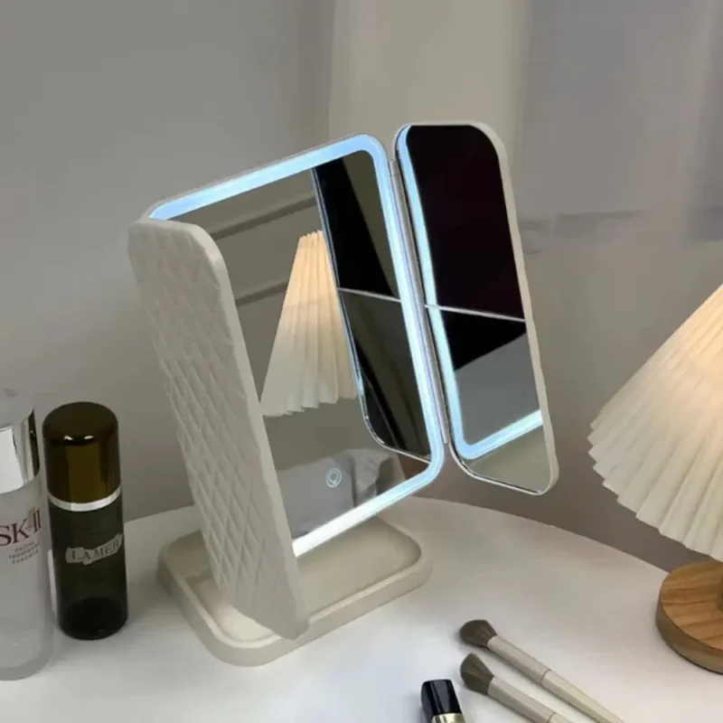 مرآة مكياج بإضاءة LED فاخرة – Miroir maquillage pliable 3 volets مرآة مكياج بإضاءة LED فاخرة – Miroir maquillage pliable 3 volets
